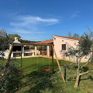  Ferienhaus Kuca Renata